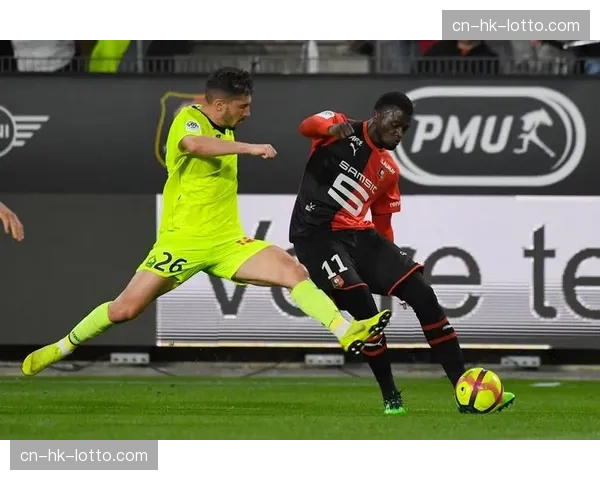 战术观察：本赛季法甲中下游球队更加依赖定位球得分，折射出战术趋同化