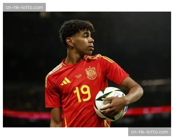 西班牙足协公布新一期国家队大名单，亚马尔、库巴西等小将入选