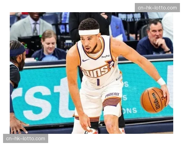 太阳135-103大胜雷霆，布克复出砍下32分锁定西部第七